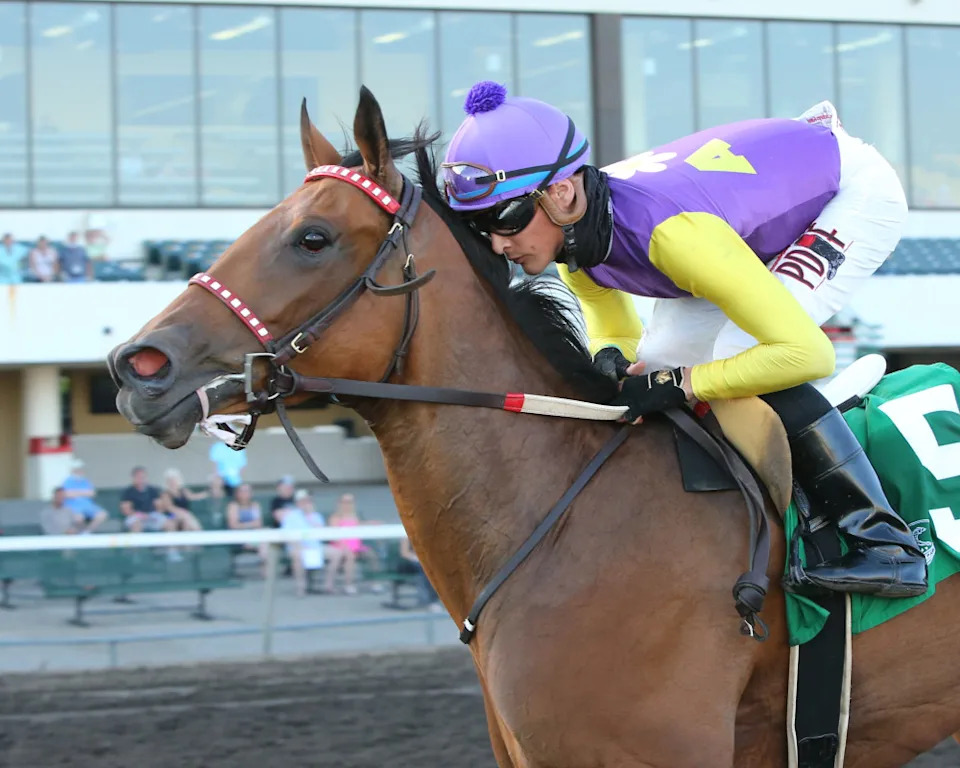 Ready to Runaway wins the Lady Slipper Stakes in 2020Canterbury Park photo