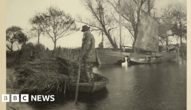 'Yard sale' book showcasing the Broads goes under the hammer