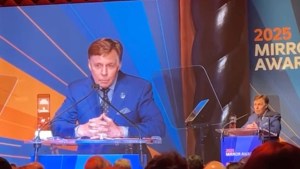 Bob Costas speaks at the 2025 Mirror Awards
