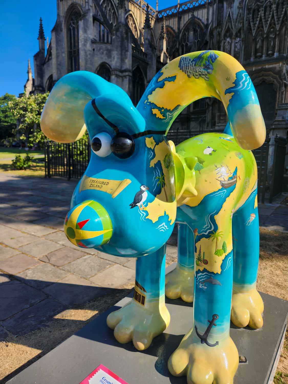 Statue of Gromit with eye-patch, compass nose and map decorations - my Gromit Unleashed 3 review of a visit to Bristol with kids