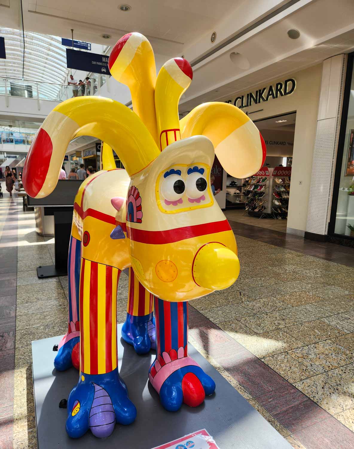 Yellow Submarine statue of Gromit, designed in collaboration with Paul McCartney, in Cribbs Causeway shopping centre in Bristol - my Gromit Unleashed 3 review