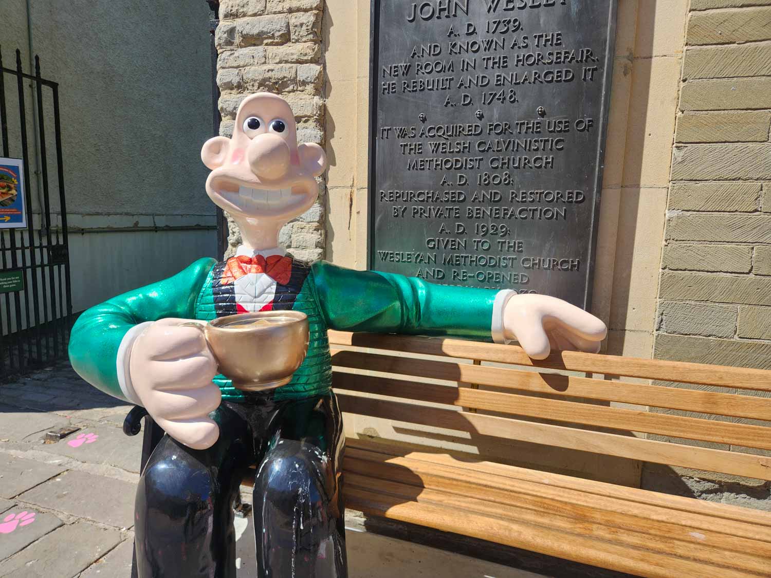 Statue of Wallace on a bench in Bristol - one of the statues on the Gromit Unleashed 3 trail during a short break in Bristol with kids