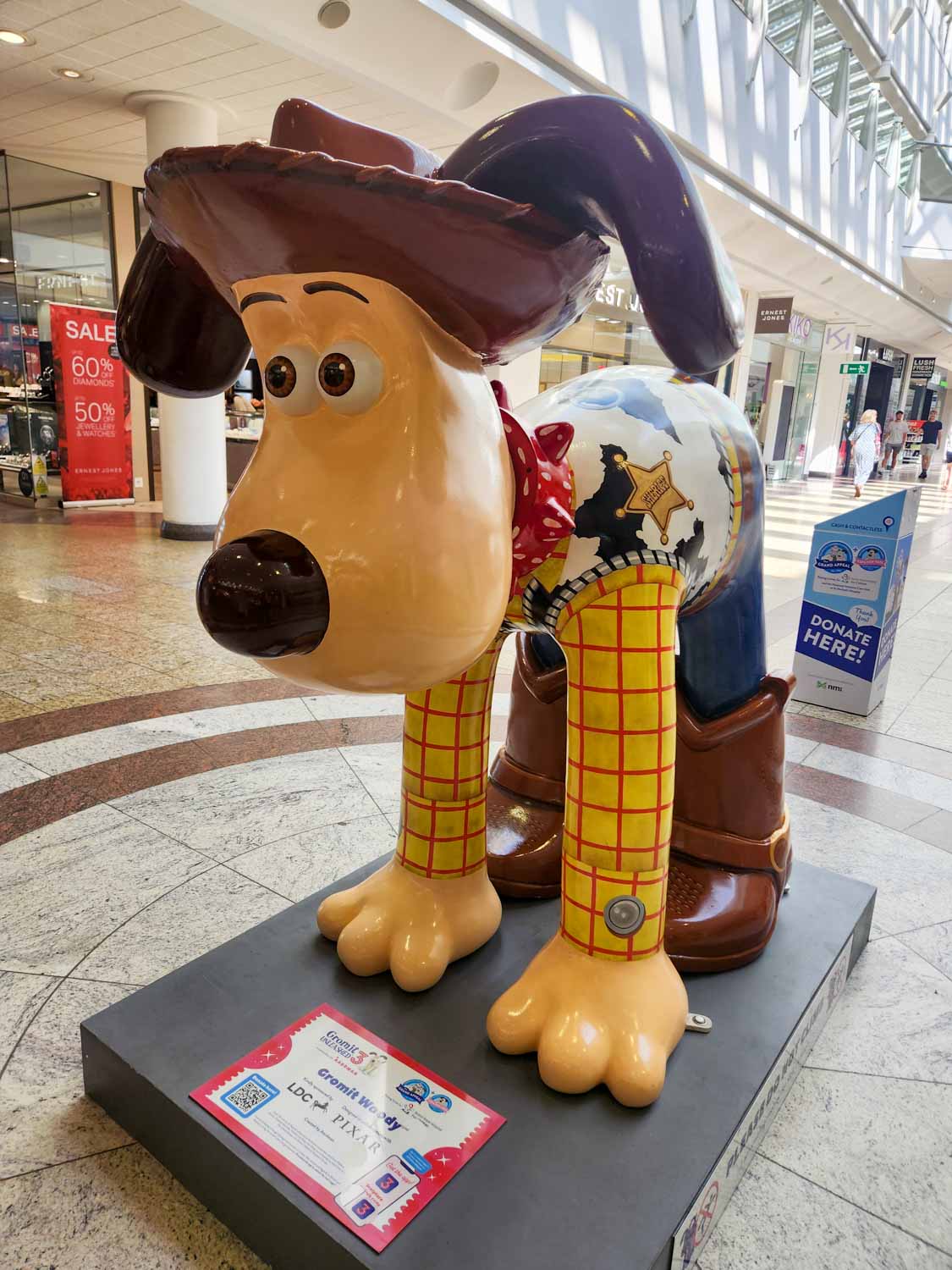 Cowboy-themed statue of Gromit looking like Woody from Toy Story in Cribbs Causeway shopping centre in Bristol - my Gromit Unleashed 3 review