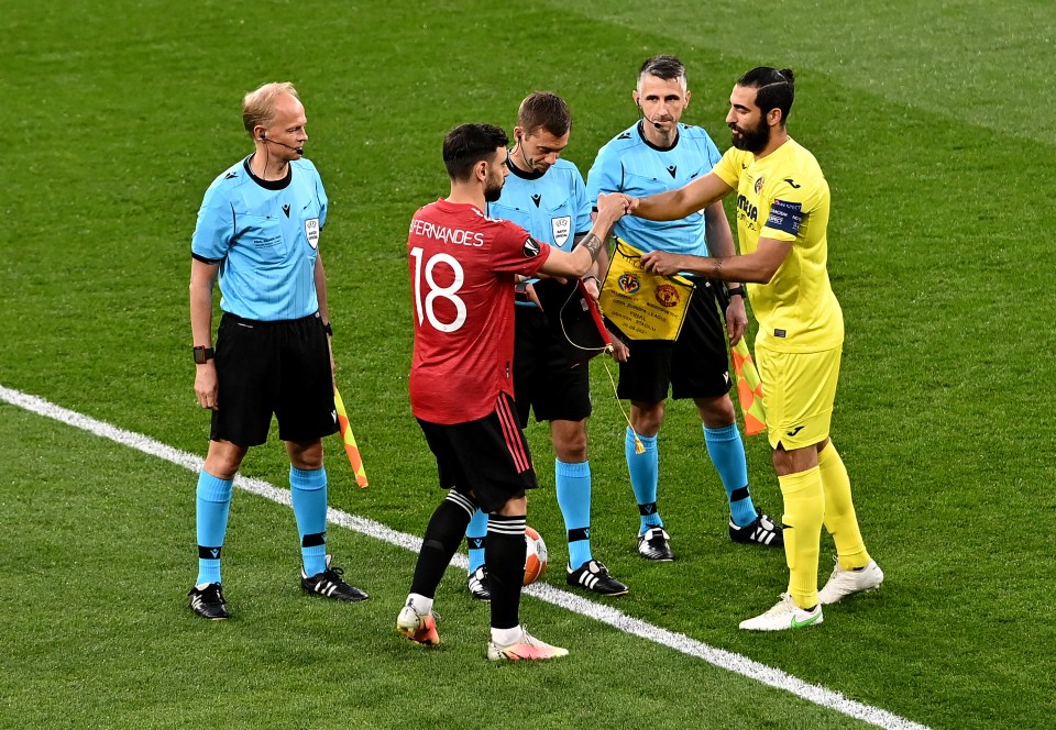 Exchanging pennants between teams from different countries is traditional, but no longer considered necessary at United for friendlies