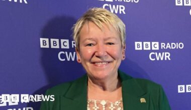 Warwickshire MP joins Tamworth ambulance and aid delivery to Ukraine