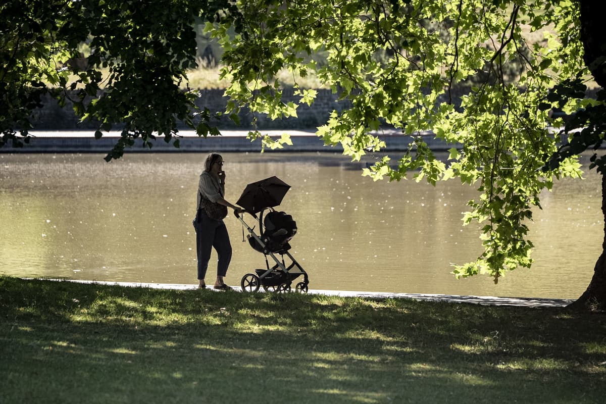 Yellow heat health alert extended to all of England as temperatures soar