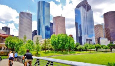Houston area loses jobs through start of 2025, growth still expected
