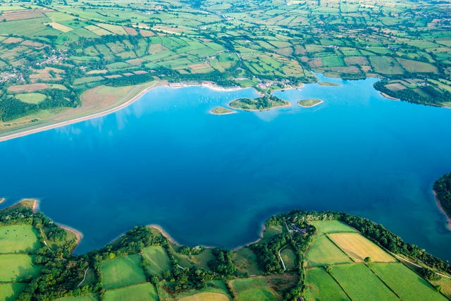 Water resources, Aerial photography, Natural landscape, Water, Bird's-eye view, Reservoir, Inlet, Lake, Photography, Sky, 