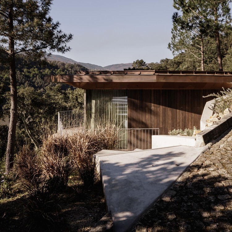 House Douro Wood / MJARC Arquitectos - Image 1 of 29