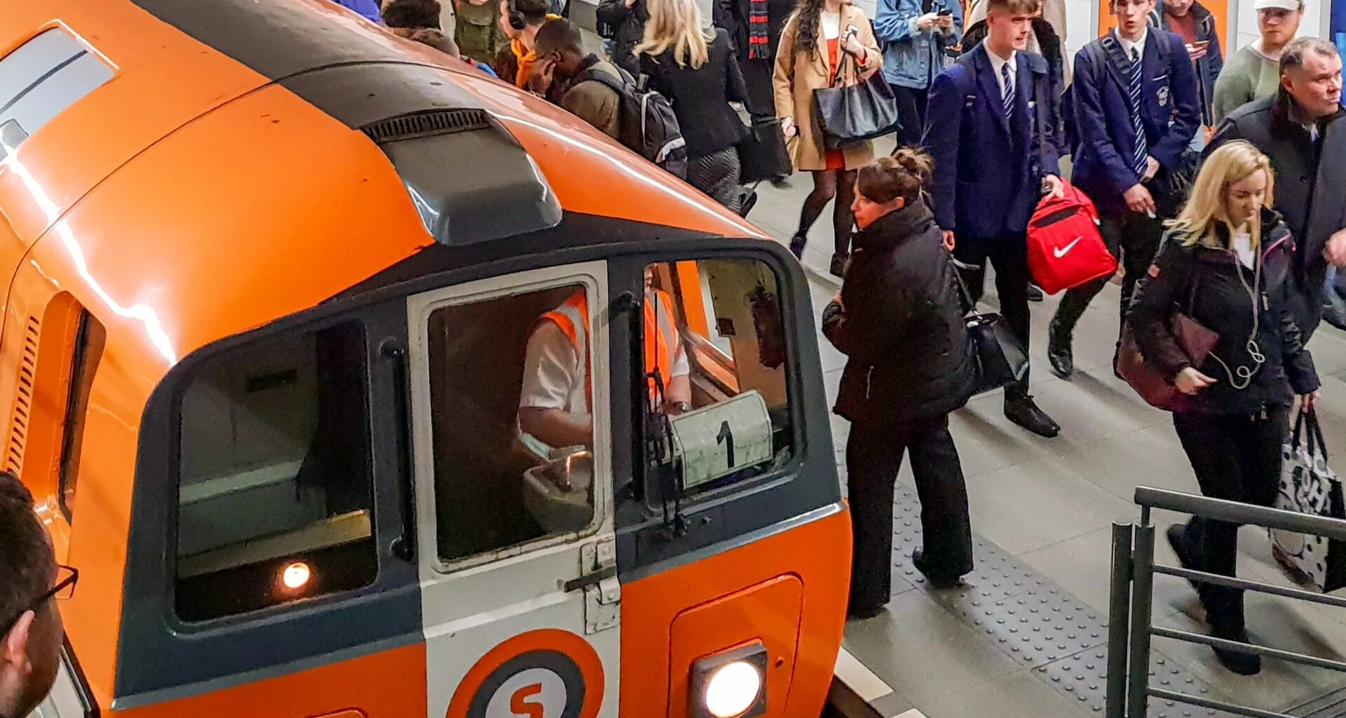 Glasgow Subway SUSPENDED due to ongoing incident