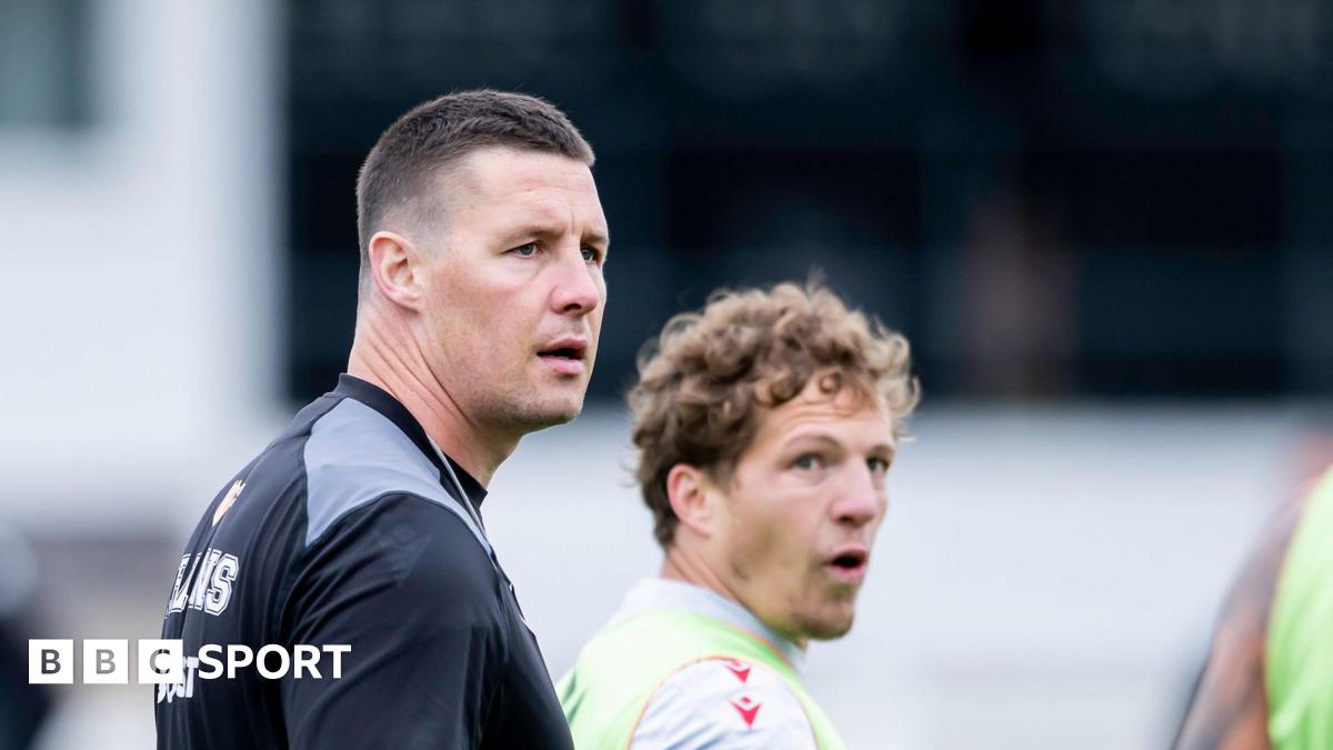 Joel Tomkins in action during a training session with Catalans Dragons this season