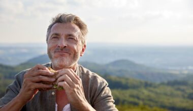 8 foods and drinks you should avoid having every day, according to a nutritionist