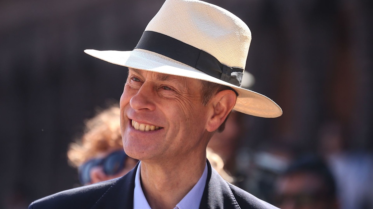 Royal family LIVE: Prince Edward battles the heat on busy day of London excursions