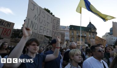 Zelensky announces new draft law on anti-corruption bodies after protests