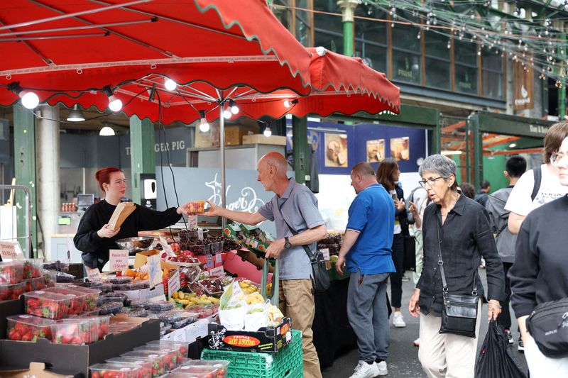 UK short-term inflation expectations rise, Citi and YouGov say