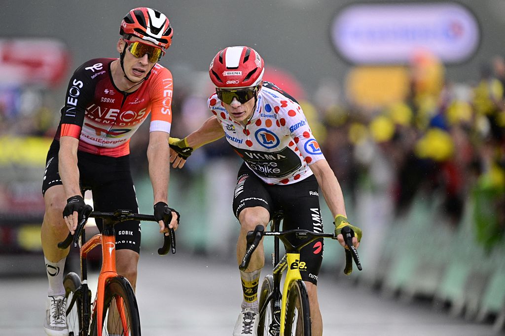 LA PLAGNE, FRANCE - JULY 25: (L-R) Stage winner Thymen Arensman of Netherlands and Team INEOS Grenadiers and Jonas Vingegaard of Denmark and Team Visma
