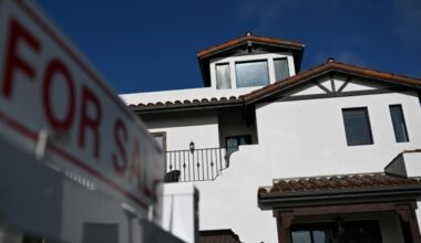 US existing home sales dip to 9-month low on high costs