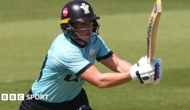 Grace Harris batting for Surrey