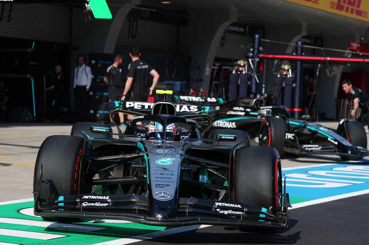 Can Mercedes up its game sufficiently to make a driver-signing sensation happen?