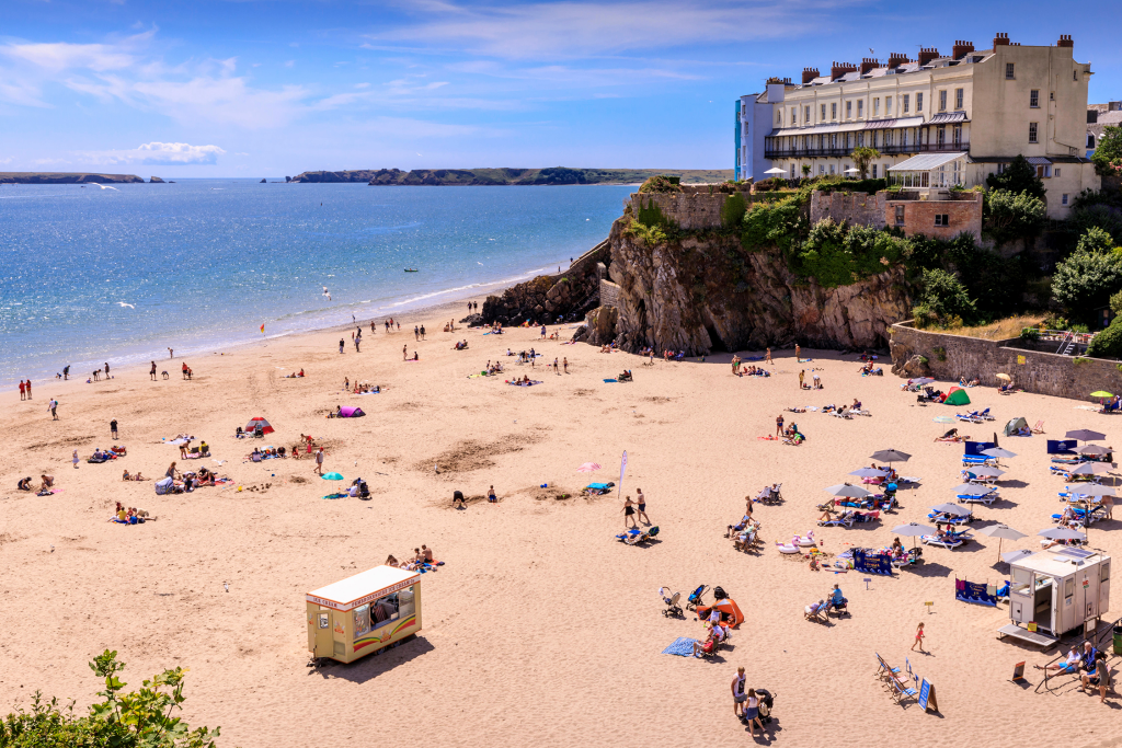 Get ready to sizzle – 33°C heatwave to grip Wales this weekend