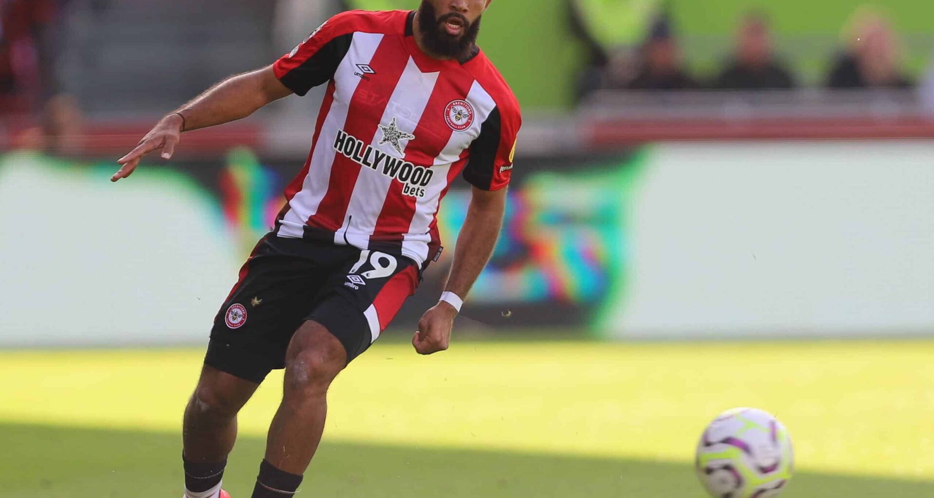 Forward Frustrated as Manchester United Prepare Third Bid