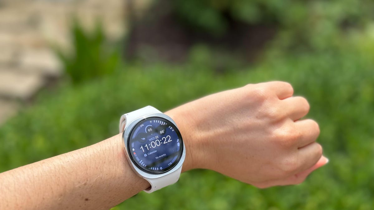 I replaced my Apple Watch with the Samsung Galaxy Watch 8 for a week - and didn't mind it