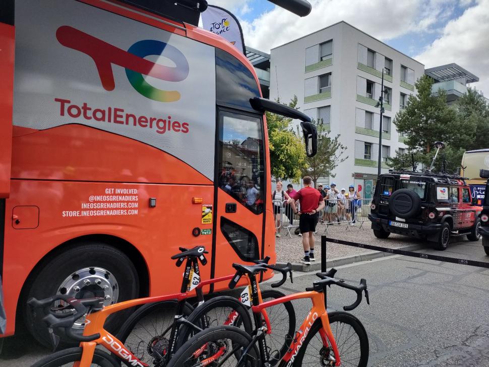 “I don’t have anything more to say”: Ineos stay silent on staff member’s alleged doping links – but sports director admits it was unfair Thymen Arensman forced to answer questions after Tour de France stage win