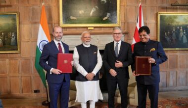 Britain's Prime Minister Keir Starmer and India's Prime Minister Narendra Modi pose for a photo after Britain's Secretary of State for Business and Trade, Jonathan Reynolds and Piyush Goyal, Minister of Industry and Supply of India signed a free trade agreement. Photo: Reuters