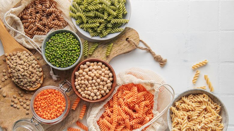 Different types of gluten-free pasta and their ingredients