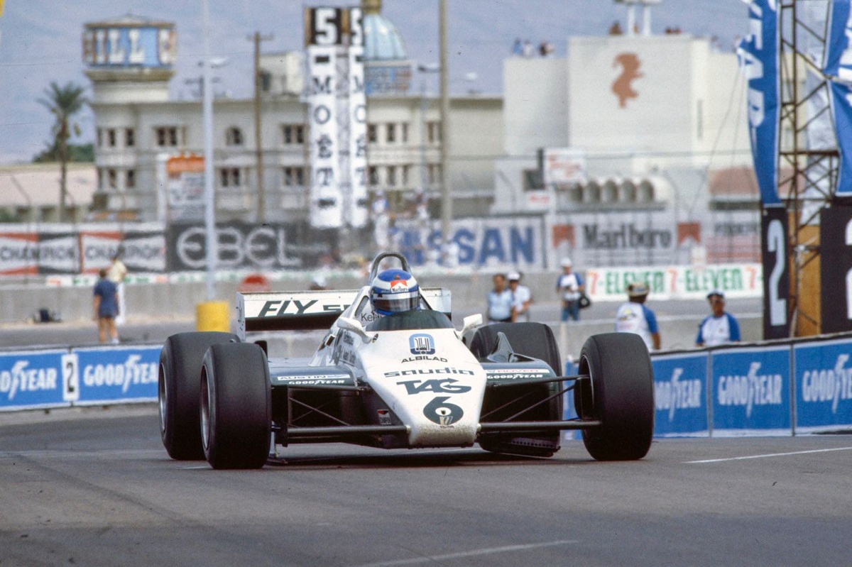 Williams runs iconic FW08 alongside FW47 at Grove factory festival