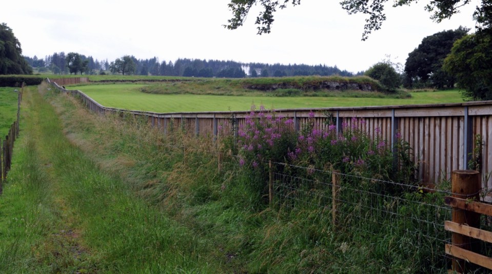 17/07//25..Perimiter Fences at Lewis Capaldi,s farm house in Eaglesham