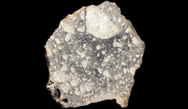 Meteorite Discovery Could Fill Billion Year Gap in Moon History : ScienceAlert