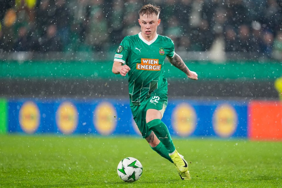 Isak Jansson of SK Rapid dribbling the ball during a soccer match.