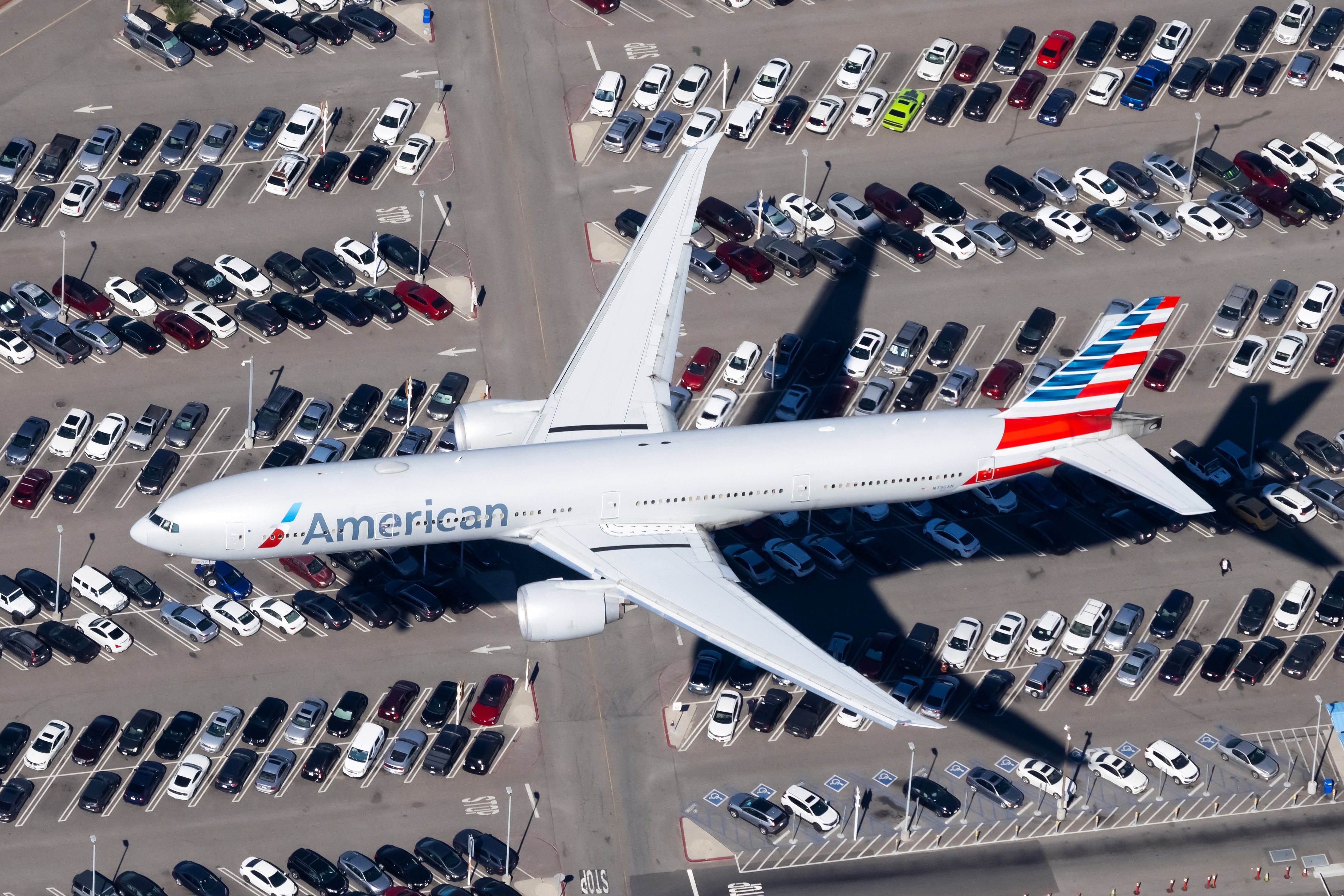 N730AN American Airlines Boeing 777-323(ER) (4)