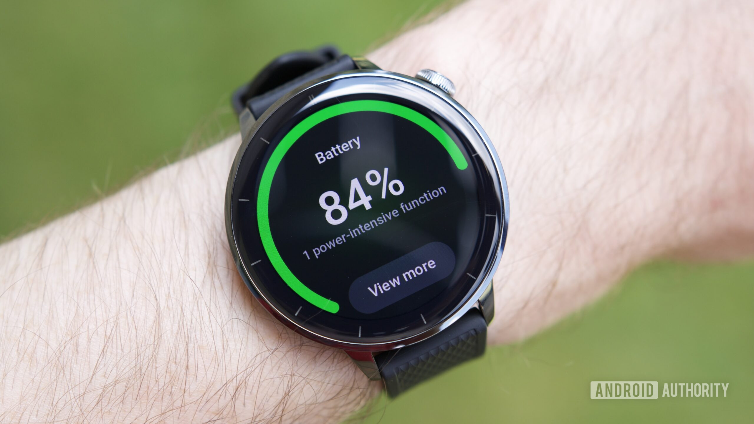 Battery widget on the OnePlus Watch 3 (43mm).