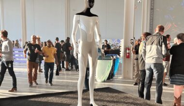 Tesla Optimus robots will ship with a design no consumer has seen yet