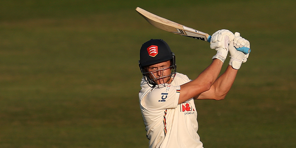 Michael Pepper signs new deal with Essex