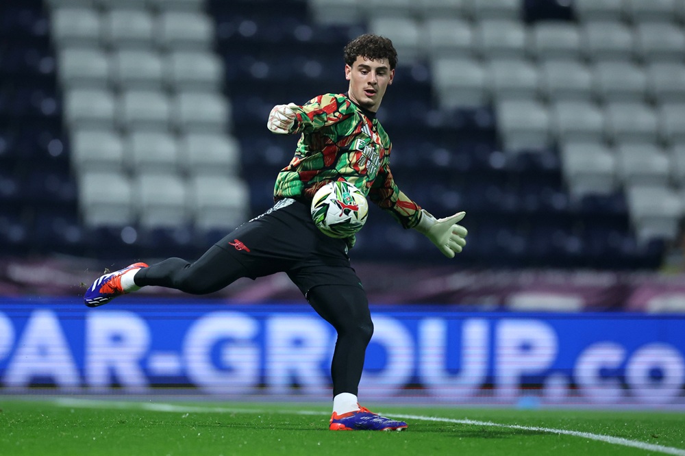 PRESTON, ENGLAND: Tommy Setford of Arsenal warms up prior to the Carabao Cup Fourth Round match between Preston North End and Arsenal at Deepdale o...