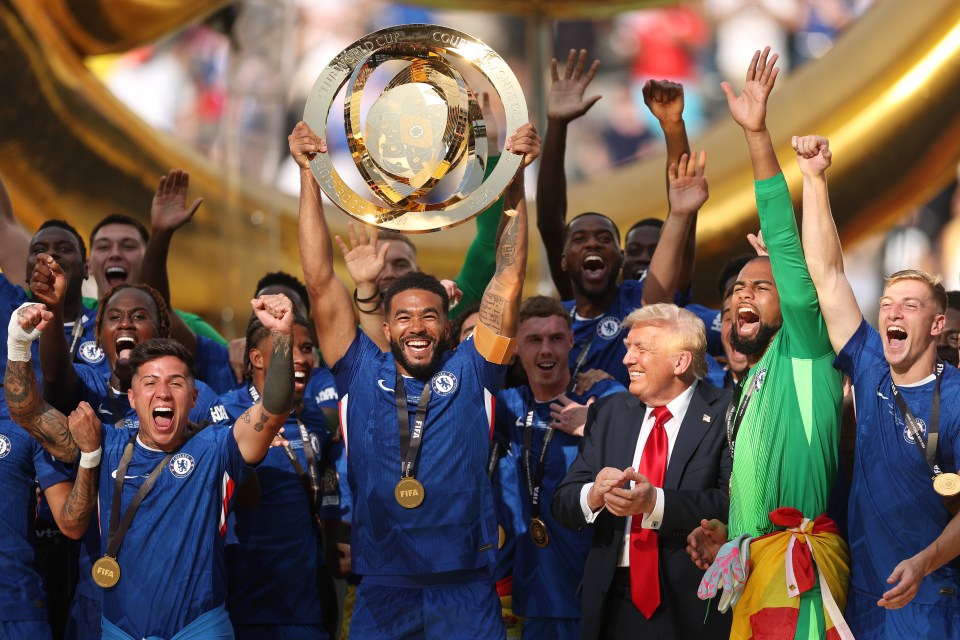 Trump presented the trophy to the Chelsea players