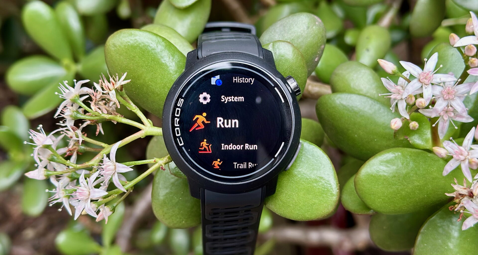 A close-up of the Run start activity screen on the COROS PACE Pro.