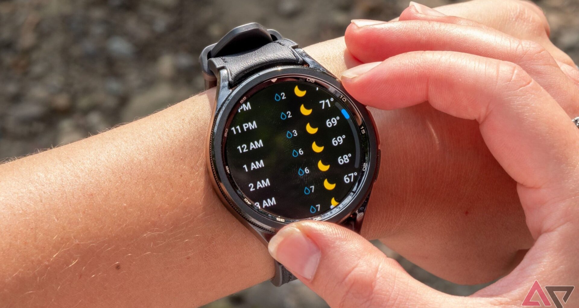 Galaxy Watch 6 Classic’s bezel works mid-air via magnetic sensing