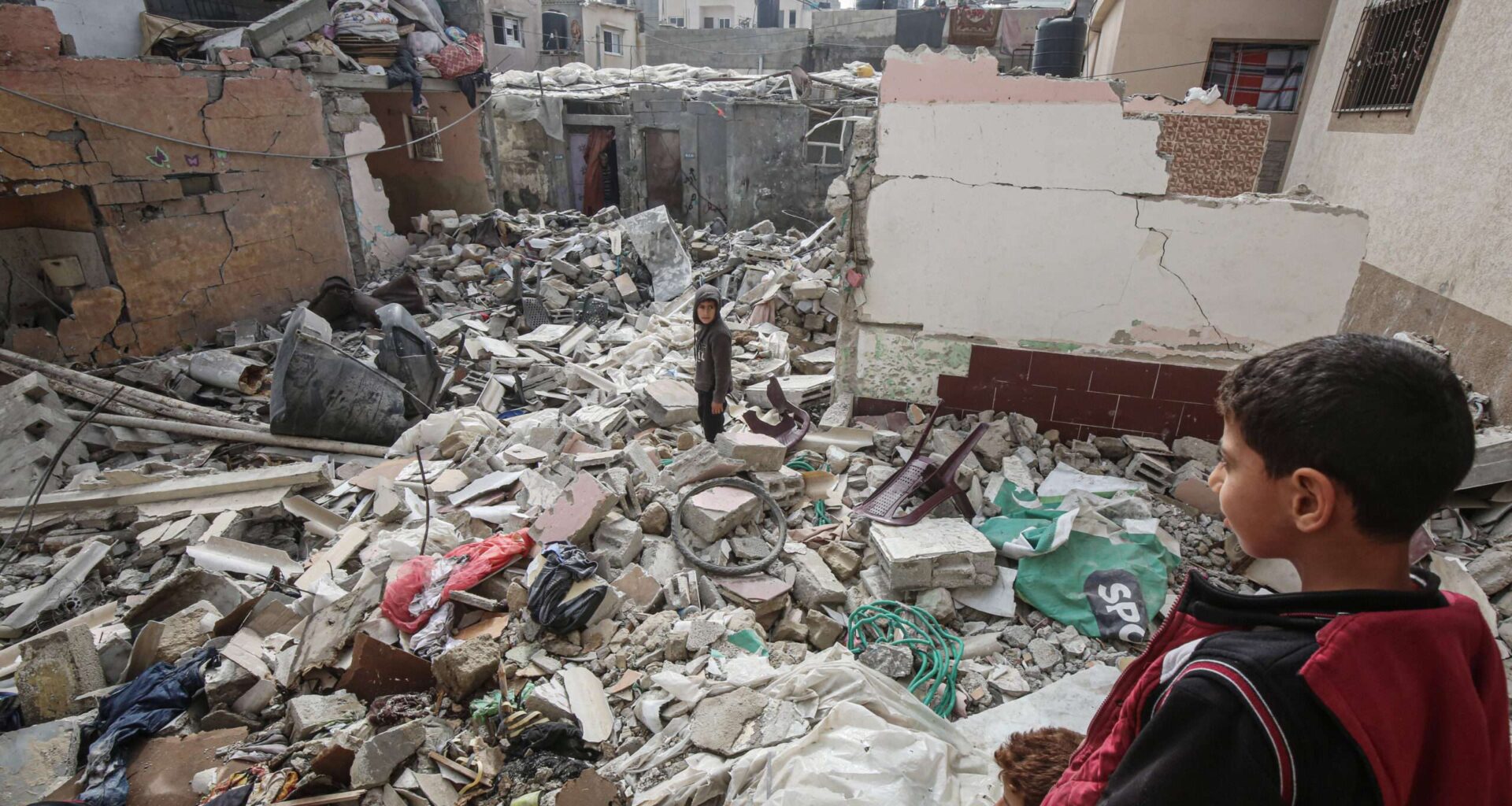 Britain and France consider recognizing Palestinian statehood