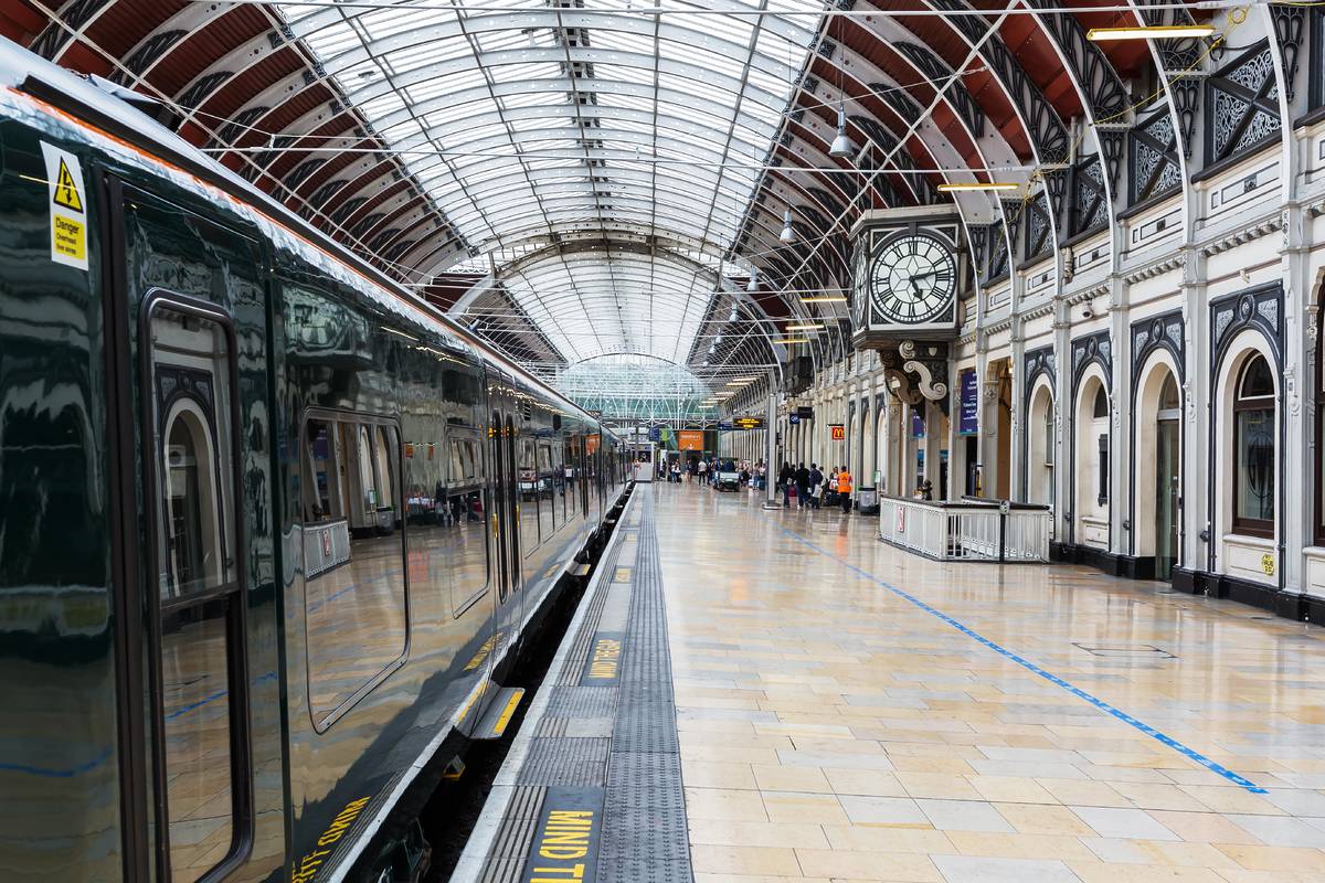 A train pulled into a platform at London Paddington station
