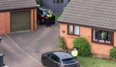 Officers at an address in Austhorpe Court. Pic: YappApp