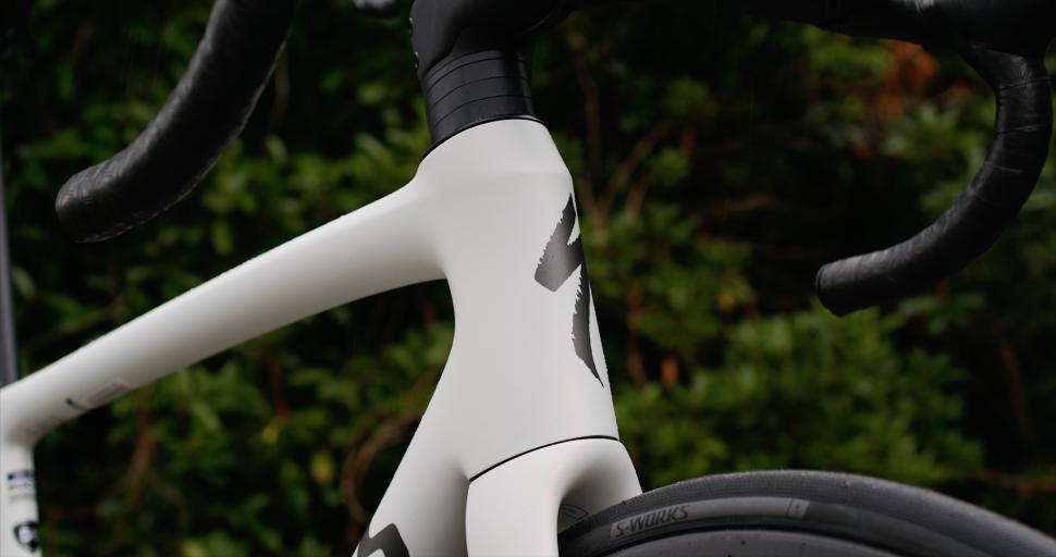 white specialized road bike head tube