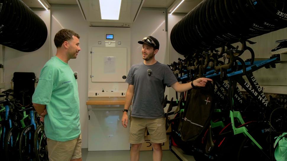 Decathlon AG2R La Mondiale - mechanics truck