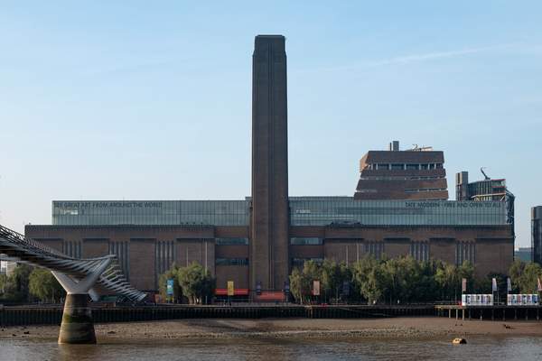 Tate’s visitor slump blamed on Covid and Brexit