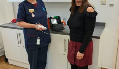 Community nurses donate vital equipment to help treat patients at home