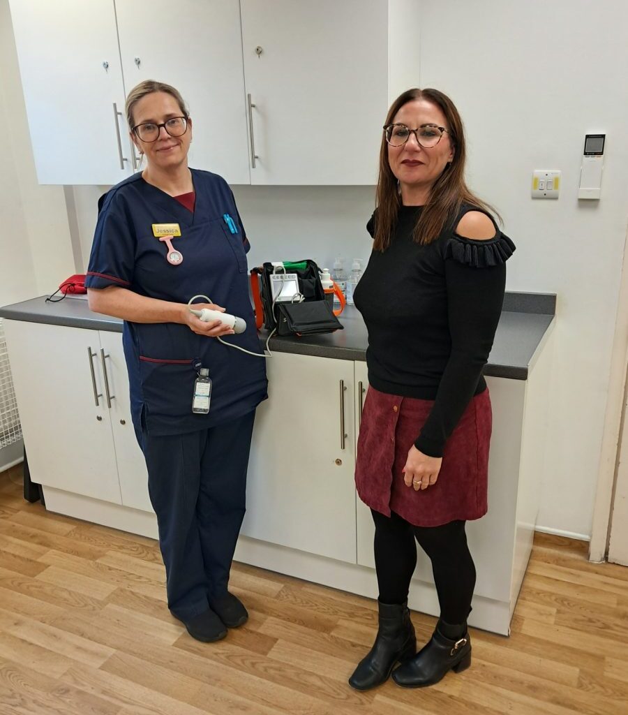 Community nurses donate vital equipment to help treat patients at home
