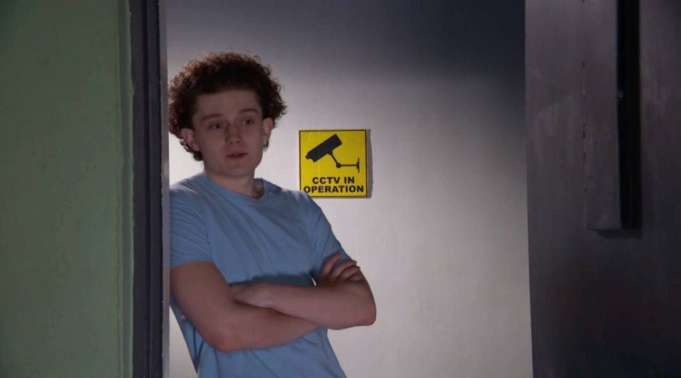 tom, hollyoaks